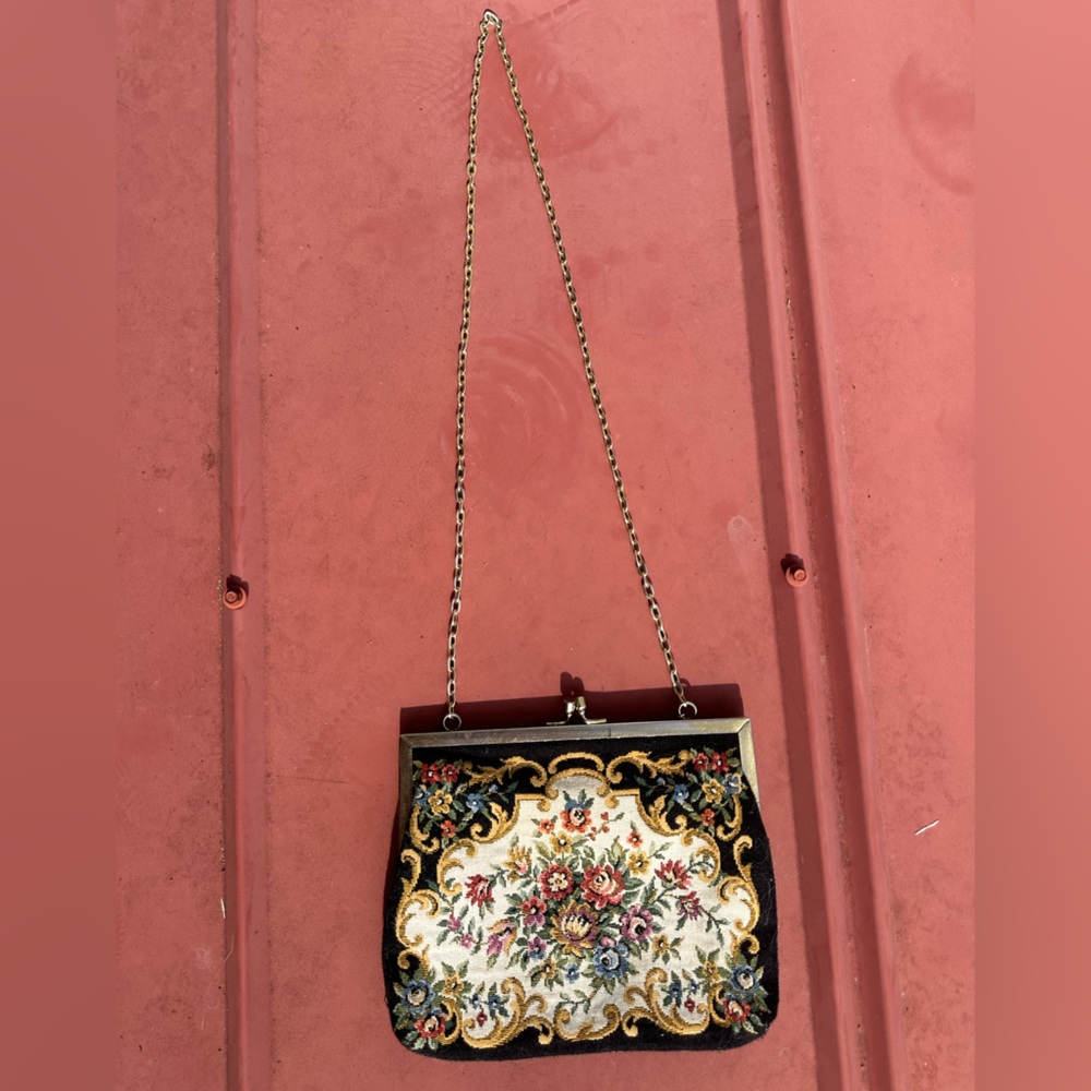Vintage Black and multicolor Floral Tapestry Gold Chain Metal Frame Purse - Picture 4 of 4